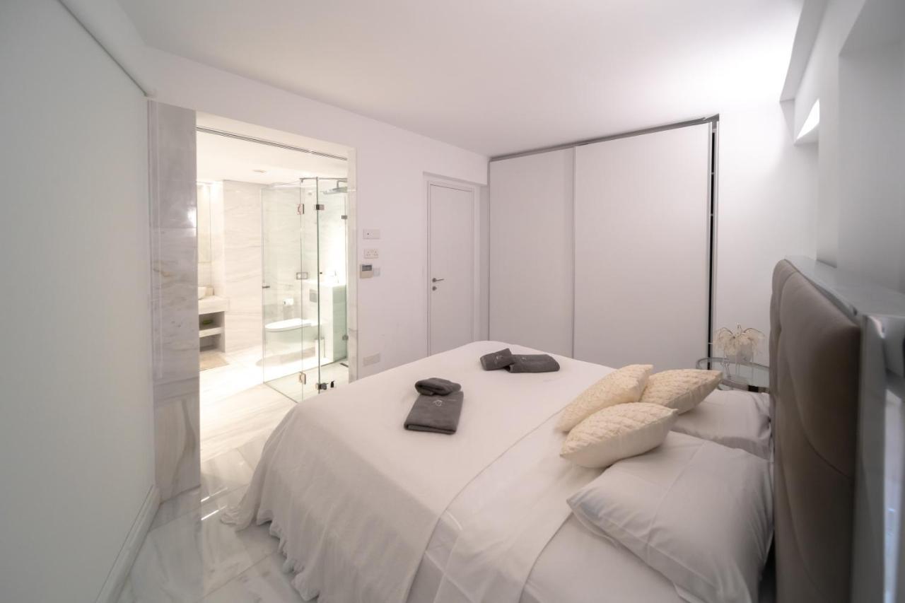 Luxurious Sea Front Three Bedroom Apartment 利马索尔 外观 照片